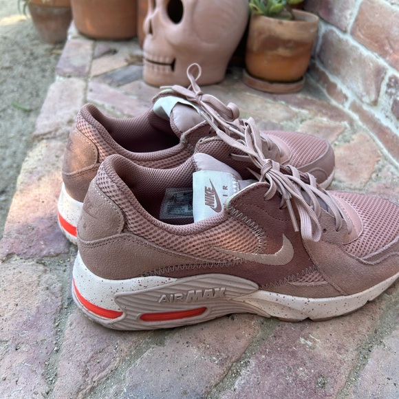 Nike Air Max Women's Size 8.5 Dusty Rose worn maybe 5 times. - Picture 2 of 4